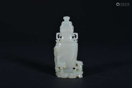 A WHITE CARVING OF VASE AND COVER.QING PEROD