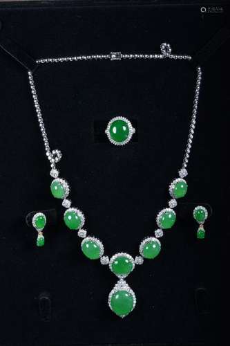 A SET OF WHITE-GOLD AND DIAMOND JADEITE