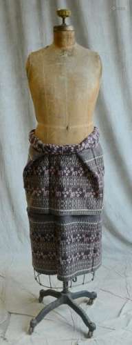 Indonesian Finely Woven Cotton Flores Sarong