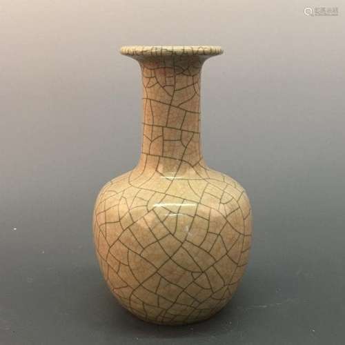 Chinese Guan Type Bottle VASE