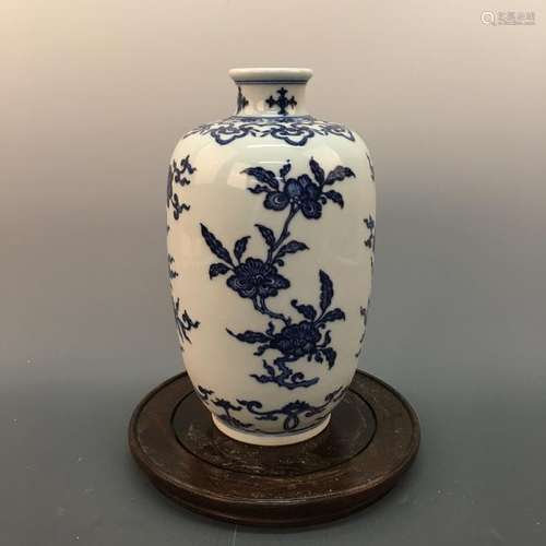 Chinese Blue & White 'Flower' Vase, Yongzheng Mark