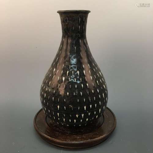 Chinese Jizhou Kiln Vase