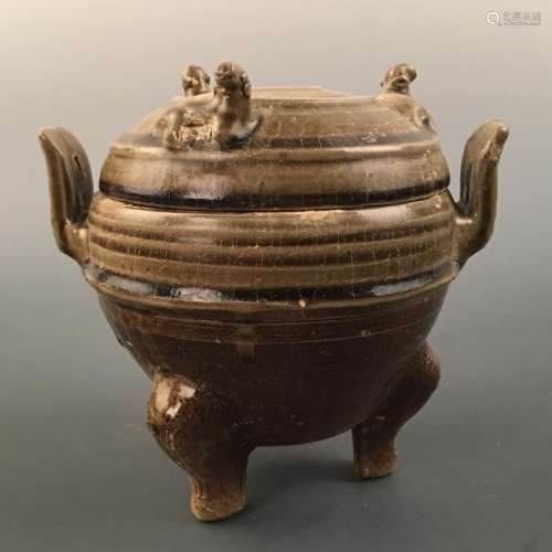 Chinese Yue Ware Tripod Jar and Cover