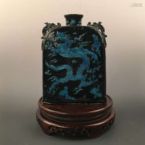 Chinese Fa Hua Ci Dragon Vase