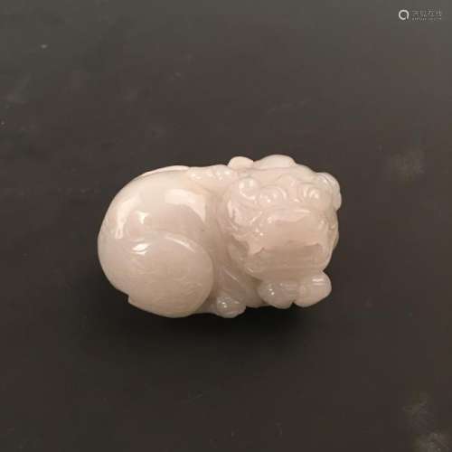 Chinese White Jade Ruishou Figure