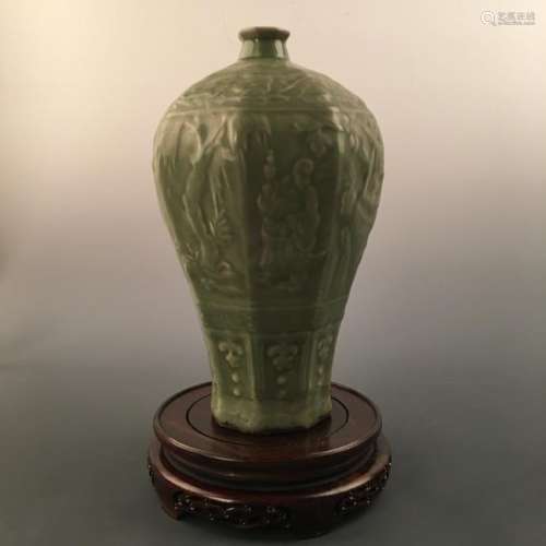 Chinese Green Glazed Meiping Vase