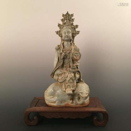 Chinese Celdon Glazed Guanyin Figure