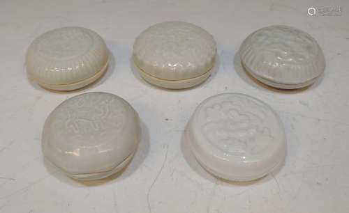 (5) Vietnamese Ceramic Small White Lidded Jarlets