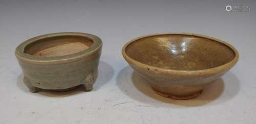 (2) Vietnamese Ceramic Bowls Quang Ngai