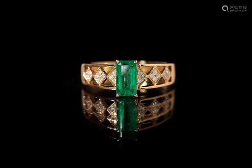 18K EMERALD DIAMOND RING