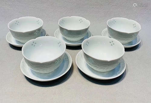 JAPANESE WHITE BLUE TEA SET