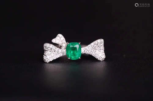 COLUMBIA EMERALD DIAMOND RING