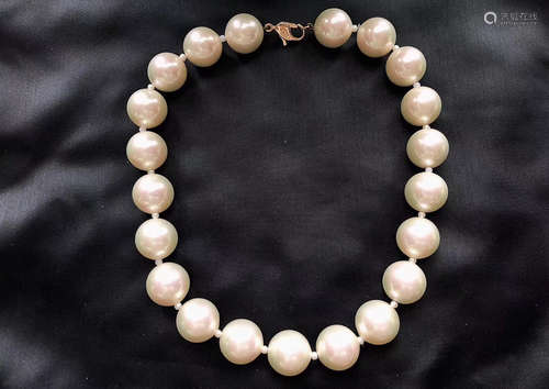 DIOR PEARL NECKLACE