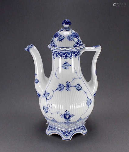 DENMARK ROYAL COPENHAGEN PORCELAIN POT