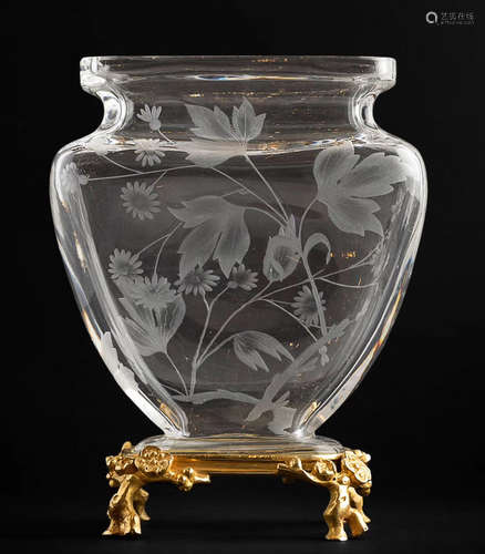 BACCARAT CRYSTAL VASE