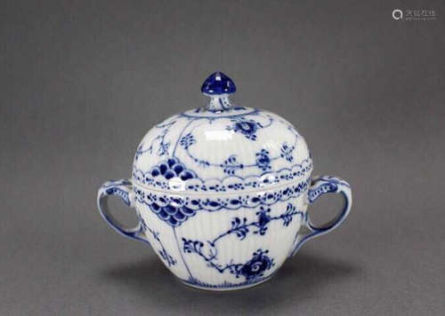 DENMARK ROYAL COPENHAGEN PORCELAIN POT