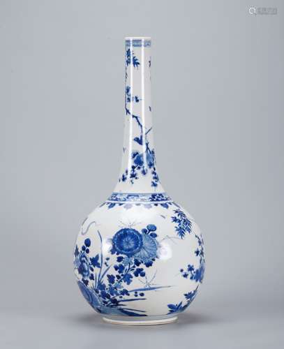 A Chinese Blue and White Porcelain Vase