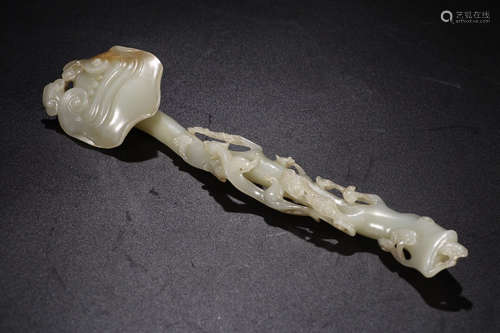 WHITE HETIAN JADE DRAGON PATTERN RUYI ORNAMENT