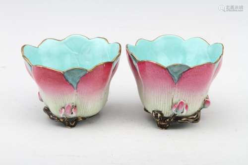 [CHINESE]A PAIR OF DA QING QIAN LONG NIAN ZHI MARKED FAMILLE ROSE PORCELAIN CUPS PAINTED WITH LOTUS FIGURE W:3.85