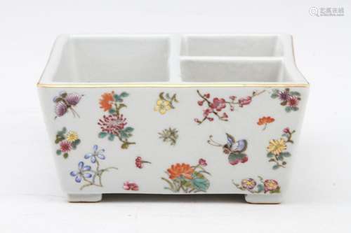 [CHINESE]DA QING JIA QING NIAN ZHI MARKED FAMILLE ROSE PORCELAIN BRUSH WASHER PAINTED WITH FLOWER AND BUTTERFLY PATTERN L:5