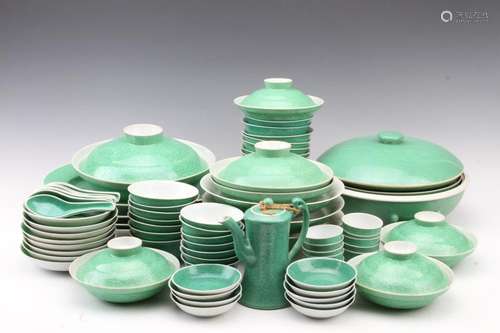 [CHINESE] A SET OF DA QING QIAN LONG NIAN ZHI MARKED GREEN GLAZED DINNERWARE PAINTED WITH FLOWER AND DRAGON PATTERN (TOTAL 72 ITEMS AND MEASURE BY THE LARGEST ITEM) L:7.6