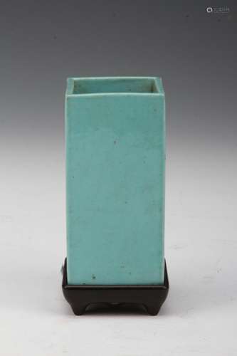 [CHINESE]A REPUBLIC OF CHINA PERIOD STYLED GREEN GLAZED BRUSH POT ORNAMENT WITH STAND L:1.75