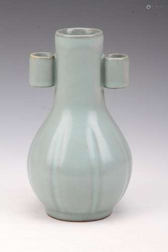 [CHINESE]A SONG DYNASTY STYLED RU KILN MADE VASE WITH DOUBLE EARS L:3.27