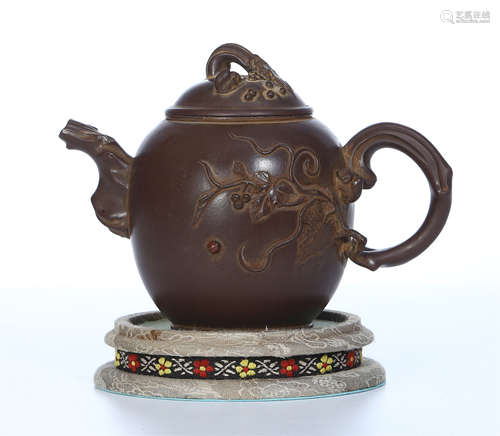 CHINESE YIXING ZISHA CLAY FLOWER TEA POT