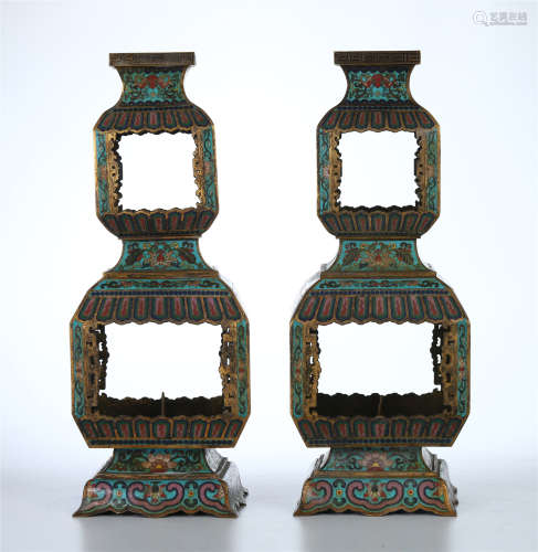 PAIR OF CHINESE CLOISONNE SQUARE GOURD SHAPED PALACE LIGHTOR