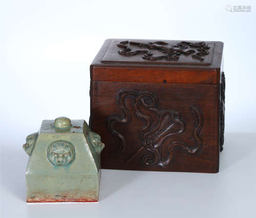 CHINESE PORCELAIN BLUE GLAZE SEAL IN ROSEWOOD CASE