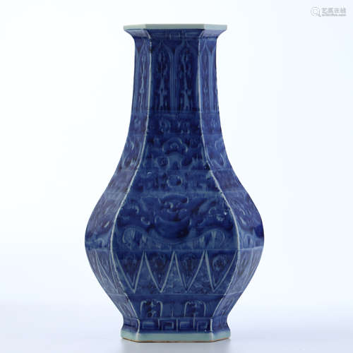 CHINESE PORCELAIN BLUE AND WHITE FLOWER HEXAGONAL VASE