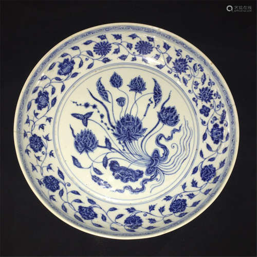 CHINESE PORCELAIN BLUE AND WHITE FLOWER PLATE