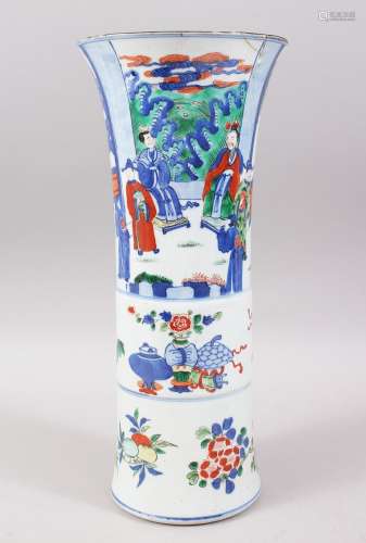 A POSSIBLE 17TH CENTURY CHINESE TRANSITIONAL STYLE WUCAI PORCELAIN VASE, the body of the vase