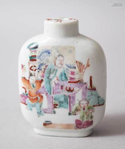 A 19TH CENTURY CHINESE FAMILLE ROSE PORCELAIN SNUFF BOTTLE, decorated with scenes of figures