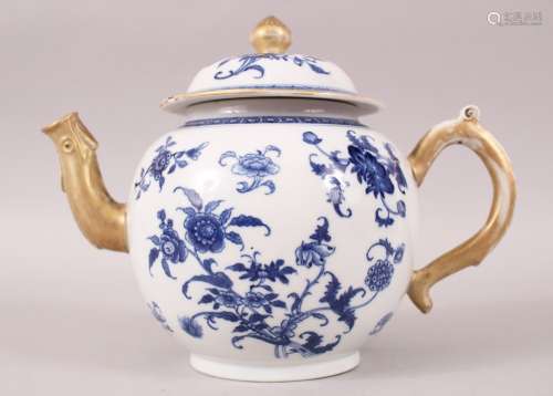 AN UNUSUAL & LARGE 18TH CENTURY CHINESE BLUE & WHITE PUNCH POT, the body of the pot with various