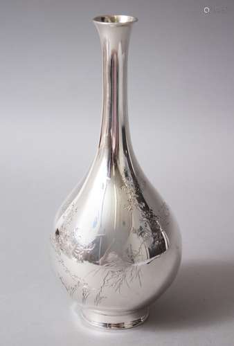 A GOOD JAPANESE MEIJI PERIOD SOLID SILVER VASE FOR HATTORI COMPANY, the body of the vase detailed