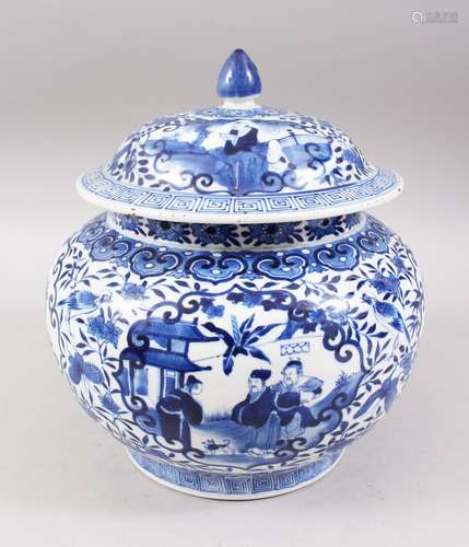 A GOOD 19TH CENTURY CHINESE BLUE & WHITE PORCELAIN JAR AND COVER, decorated with panels od birds