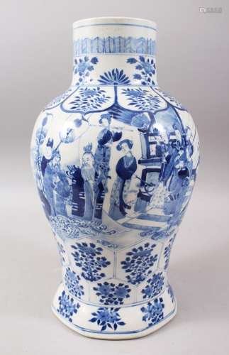 A 19TH CENTURY CHINESE BLUE & WHITE PORCELAIN VASE, the body decorated with scenes of figures