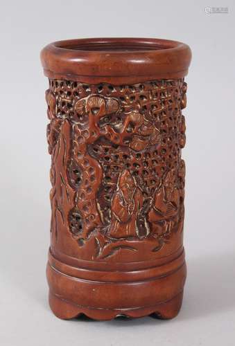 A GOOD 19TH CENTURY CHINESE BAMBOO CARVED CYLINDRICAL BRUSH POT, the body of the brush pot with