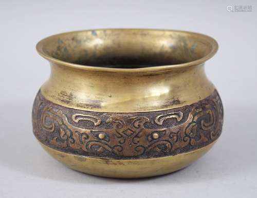 A 19TH / 20TH CENTURY CHINESE BRONZE CENSER, the body with decoration of taotie marks, 13cm diameter