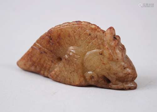 A GOOD CHINESE 19TH / 20TH CENTURY CARVED JADE FISH DRAGON PENDANT / FIGURE, carved in the form of a