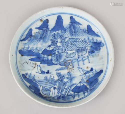 A 18TH / 19TH CENTURY CHINESE BLUE & WHITE PORCELAIN DISH, with decoration depicting landscape