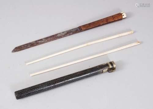 A 19TH / 20TH CENTURY CHINESE SHAGREEN TROUSSE EATING SET, the case front inlaid with ivory carved