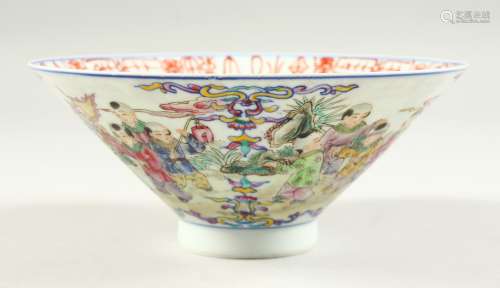 A VERY FINE CHINESE CIRCULAR PEDESTAL BOWL, the centre with four panels of figures, the outside with