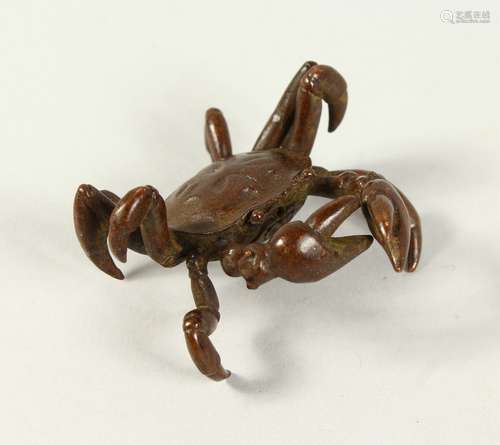 A JAPANAES BRONZE OF A CRAB. 2ins long.