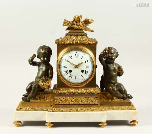 A GOOD 19TH CENTURY FRENCH ORMOLU AND MARBLE MANTLE CLOCK, with eight day movement striking on a