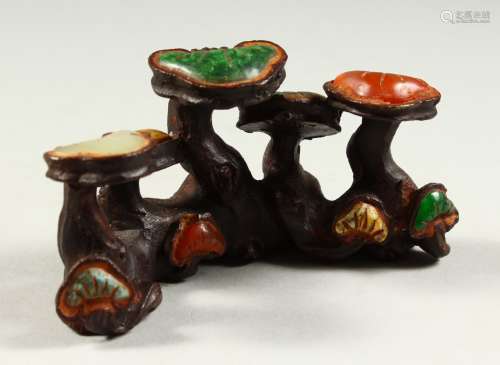 A CHINESE JADE AND BRONZE THREE DIVISION BRUSH REST. 5ins long.