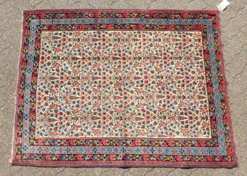A FINE PERSIAN SIRJAN AFSHAR RUG with an allover pattern within a four row border. 5ft 3ins x 4ft.
