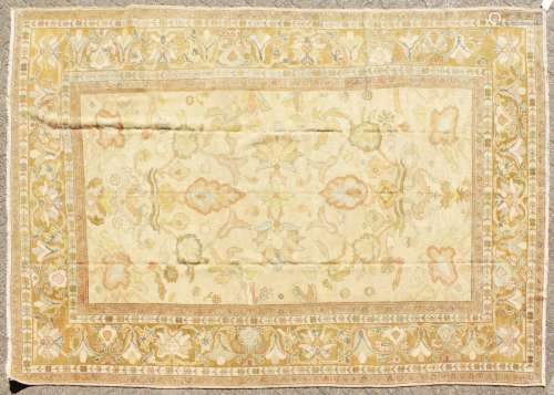 A LARGE PERSIAN CARPET, ZIEGLER MAHAL. 12ft 5in x 7ft 11in