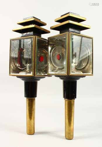 A GOOD PAIR OF VICTORIAN CARRIAGE LAMPS. 44cms long.